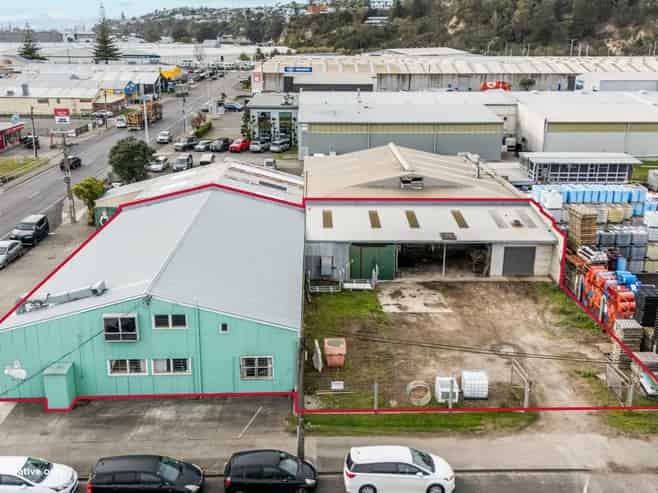Industrial yard and warehouse - available now