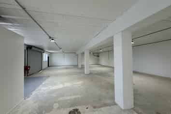 AFFORDABLE! Industrial in Te Atatu South – 224m2