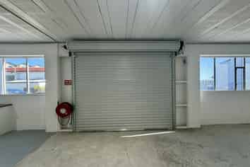 AFFORDABLE! Industrial in Te Atatu South – 224m2