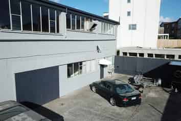 AFFORDABLE! Industrial in Te Atatu South – 224m2