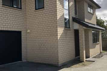3/374 Main Road, Huapai