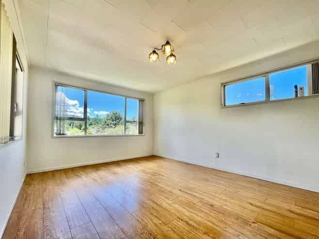 58 Alexander Avenue, Torbay