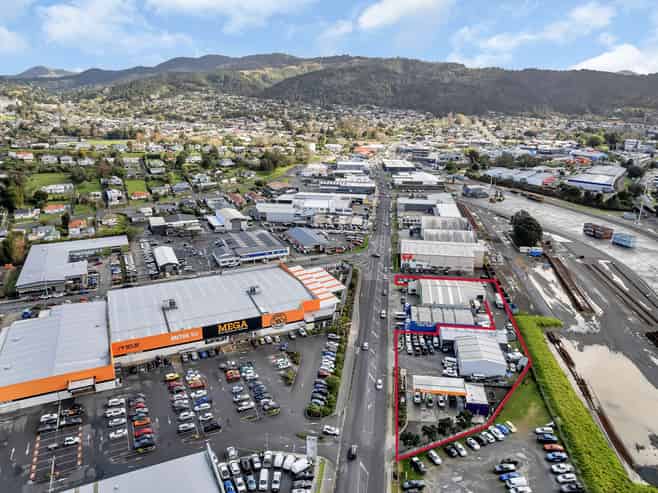 Split-risk investment anchored by Z Energy