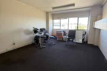 215sqm Functional Warehouse - East Tamaki