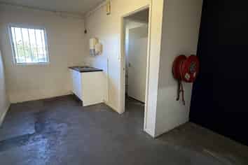 215sqm Functional Warehouse - East Tamaki