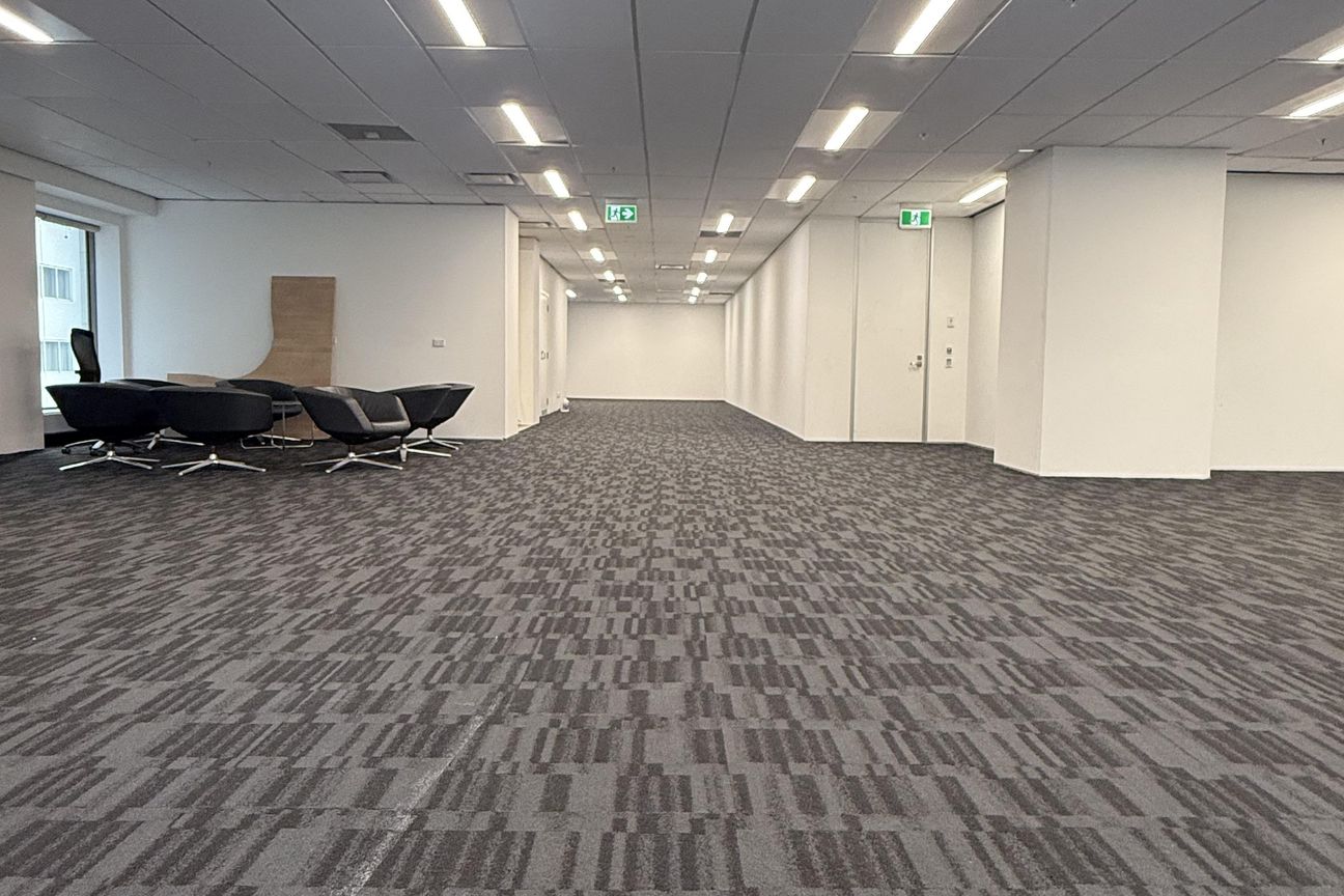Lease Stunning 16th Floor Office Space - Vedere 3