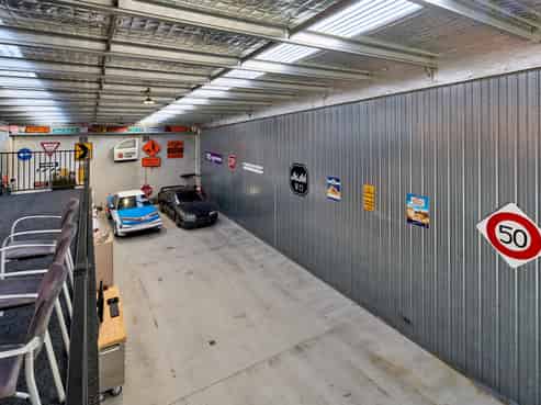 Sought after business park!