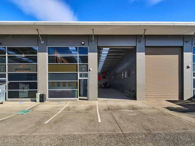 Sought after business park!
