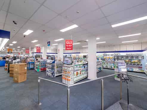 Adelaide Road office - income now, upside later