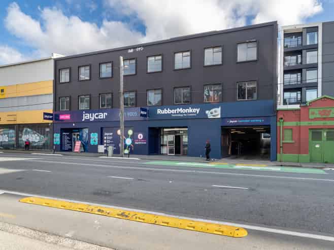 Adelaide Road office - income now, upside later