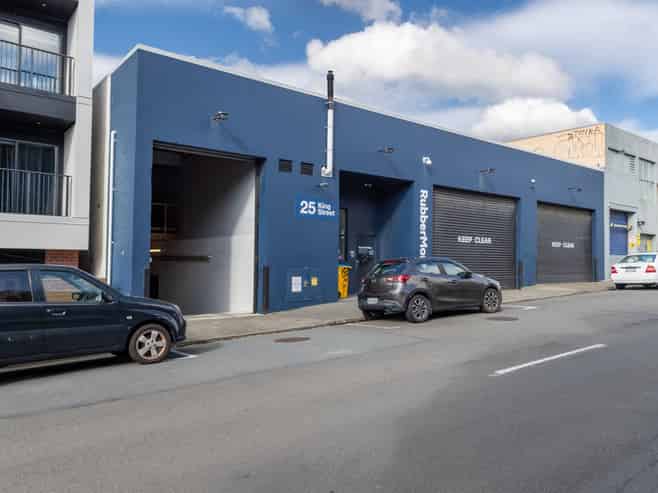 Adelaide Road office - income now, upside later