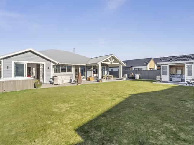 2 Hortons Way, Cromwell