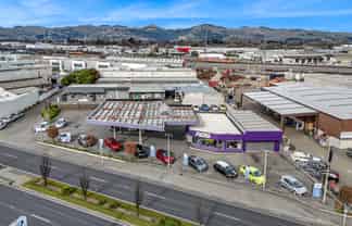 Prime location on main Christchurch Road