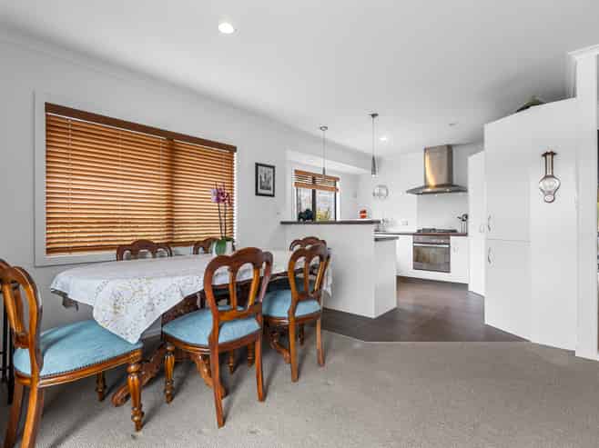 25 Matawha Way, Brookfield