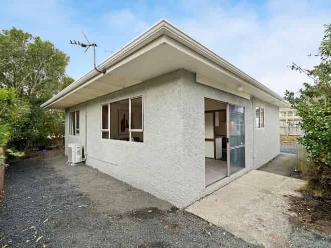 B/352 Pine Hill Road, Liberton