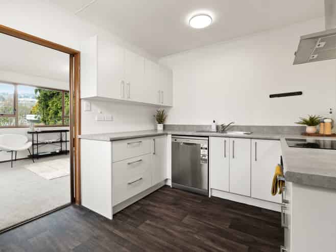 B/352 Pine Hill Road, Liberton