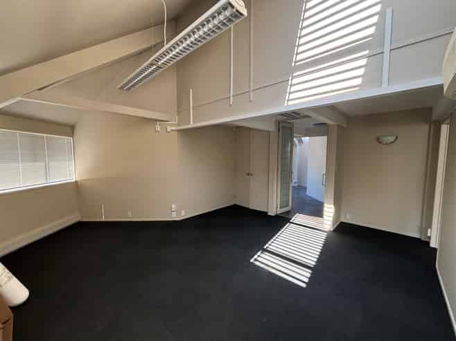 Standalone Office in Grafton