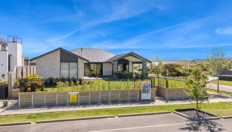 62 The Esplanade, Pegasus