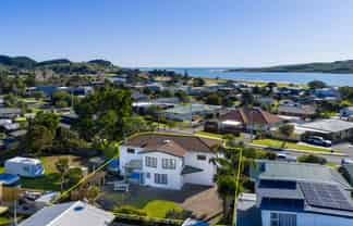 6 Uenuku Avenue, Raglan