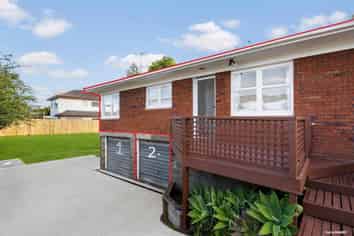 2/4 Roseburn Place, Pakuranga