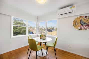 2/4 Roseburn Place, Pakuranga