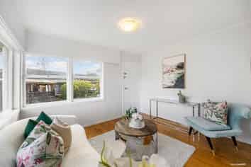 2/4 Roseburn Place, Pakuranga
