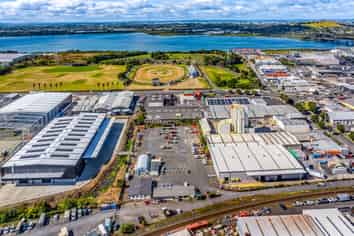 Vacant industrial site of 8,536sqm