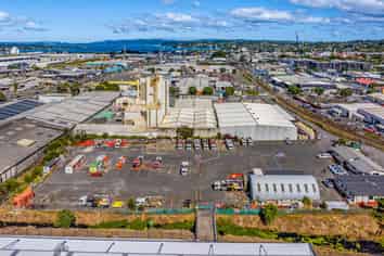Vacant industrial site of 8,536sqm