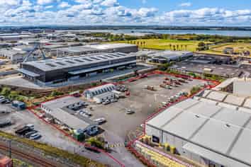 Vacant industrial site of 8,536sqm