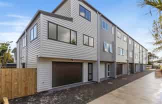 8/273 Mt Albert Road, Sandringham