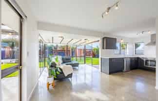 48 Spriggs Crescent, Greenmeadows