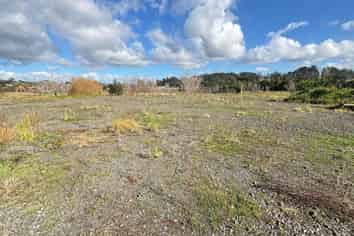 AFFORDABLE YARD WITH PRIME LOCATION
