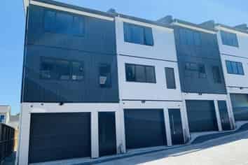 2/243 Mount Albert Road, Sandringham