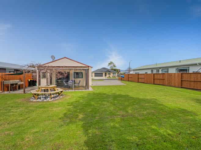 25 Whitby Avenue, Whitianga