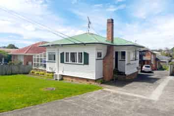 110 Melrose Road, Hillsborough