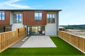 31 Cottonwood Lane, Woodridge