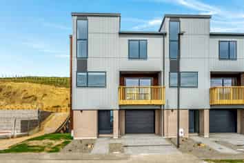 31 Cottonwood Lane, Woodridge