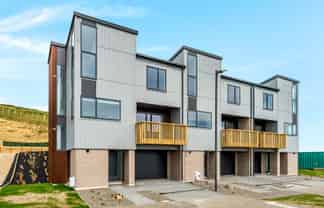 31 Cottonwood Lane, Woodridge