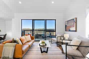 11 Stockden Place, Karori