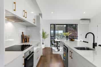 11 Stockden Place, Karori