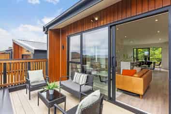 7 Stockden Place, Karori