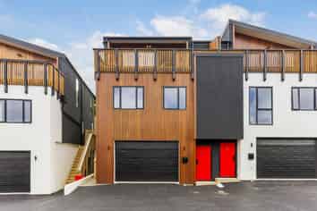 7 Stockden Place, Karori