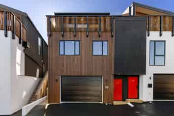 11 Stockden Place, Karori