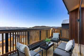 11 Stockden Place, Karori