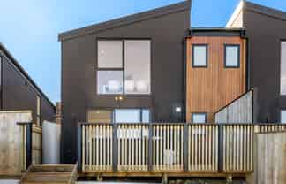 14 Stockden Place, Karori