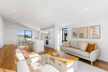 14 Stockden Place, Karori