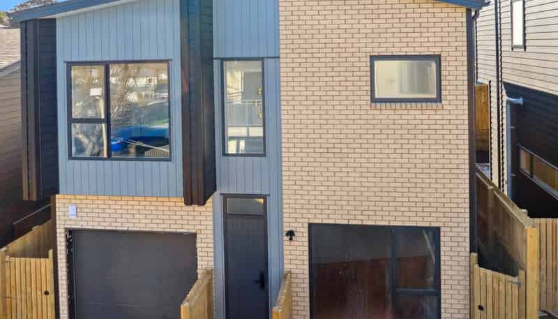 2/23 Melton Road, Mount Wellington