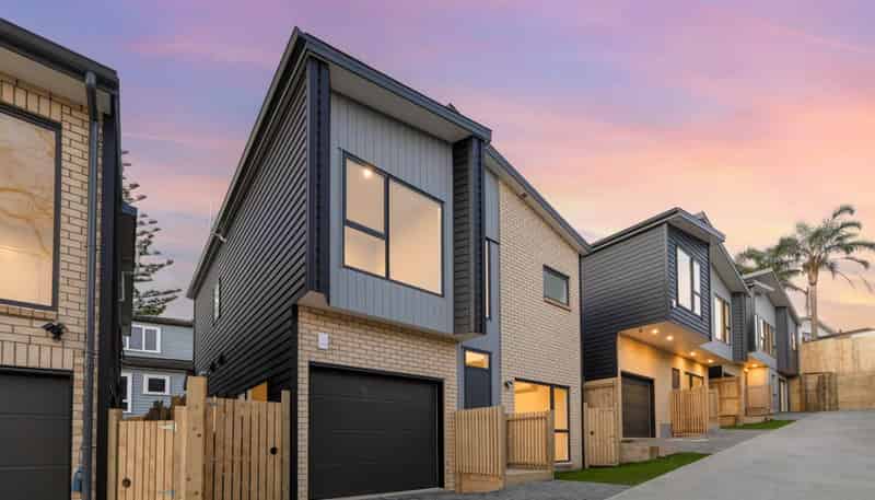 2/23 Melton Road, Mount Wellington