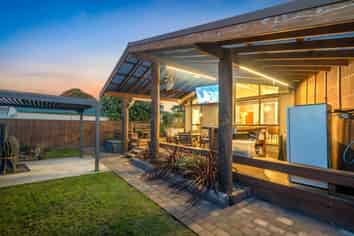 14 Station Road, Takanini