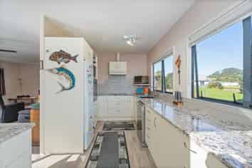 30 Captain Cook Road, Cooks Beach
